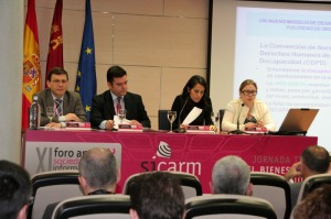 Componentes de la primera mesa redonda