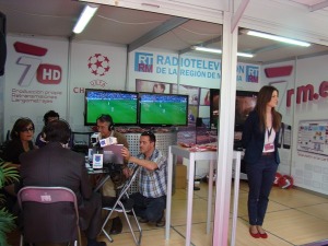 El stand de Radiotelevisin de la Regin de Murcia acogi el programa matinal del jueves de OR