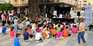 Los ms pequeos disfrutaron de la familia Mursiya en la plaza de Espaa de guilas.