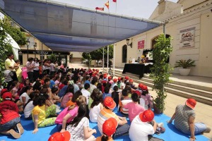 Los ms pequeos disfrutaron de la familia Mursiya en la Plaza del Ayuntamiento de Torre Pacheco.