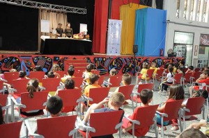 Los ms pequeos disfrutaron de la familia Mursiya en el Teatro de Tteres que se realiz durante Las Demostraciones Tecnolgicas a Ciudadanos 09 en La Unin.