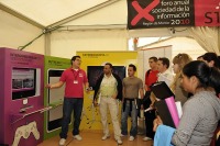 Visitantes atienden al taller X-Periencias en Lorca 