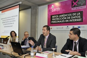 Mesa redonda sobre la simplificacin, eficacia y proteccin de datos en la e-administracin 