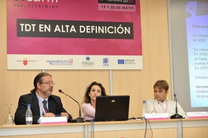 Emiliano Bernues, director de Aragn Telecom, y Laura San Nicols, directora tcnica de CARTV 