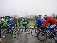 Frio y lluvia en la s�lida de Mula (Foto: Pablo L�pez)