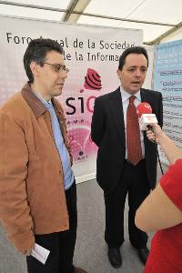 Rueda de prensa con D. Manuel Escudero (Secretario Autonmica de Innovacin y Desarrollo) y D. Antonio Lpez (Concejal de NNTT del Ayto. de Blanca)