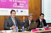 De izquierda a derecha, D. Rub�n Mart�nez Guti�rrez, D. Maximino Linares Gil y D. Daniel S�nchez Mart�nez