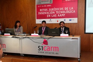 Mar Ibez Mart, Ignacio Alamillo Domingo y Daniel Snchez Martnez durante la Mesa Redonda