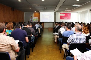 Taller CECARM ofrecido por Javier Gosende, de la Escuela de Negocios FUNDESEM