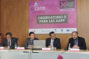 Integrantes de la mesa que conferenciaron sobre la reingeniera de procesos e infraestructuras 